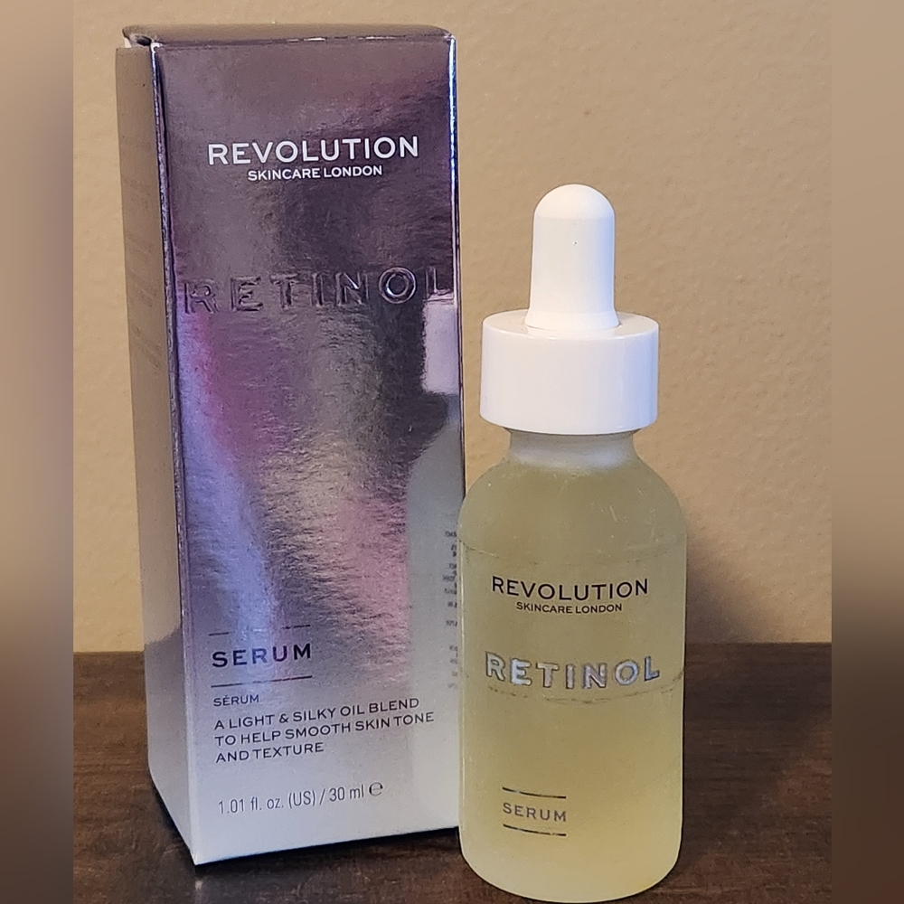 Revolution Retinol Serum - Silver and Cream